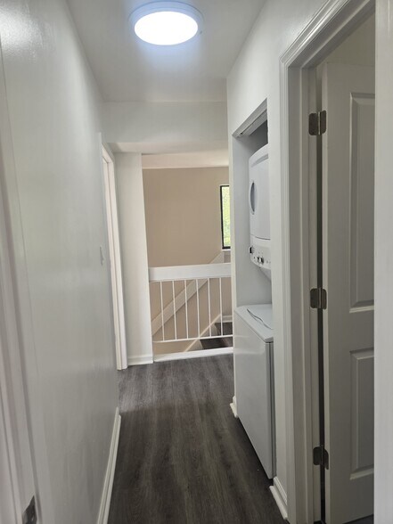Building Photo - 2427 Bayberry Ct