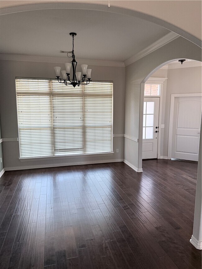 Building Photo - 7245 Devonshire Ave