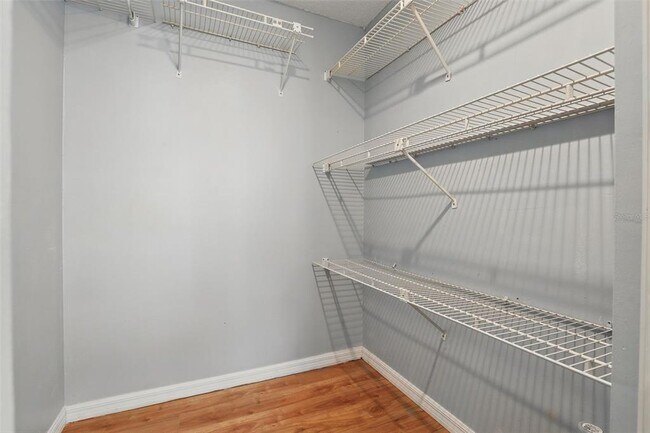 Building Photo - 449 Meadowood Blvd