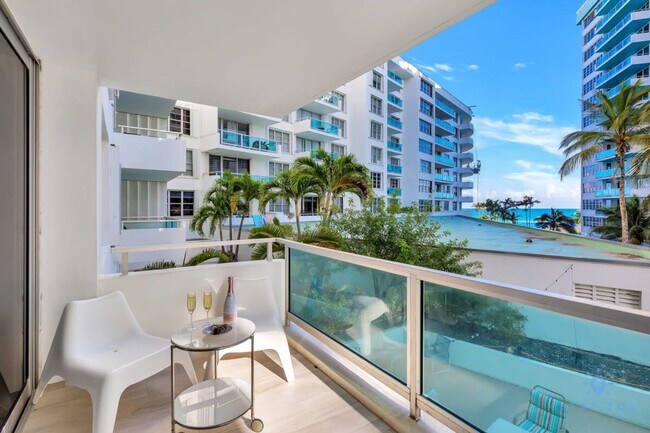 Building Photo - 5050 Collins Ave