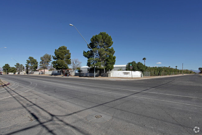 Building Photo - Parklane Mobile Estates