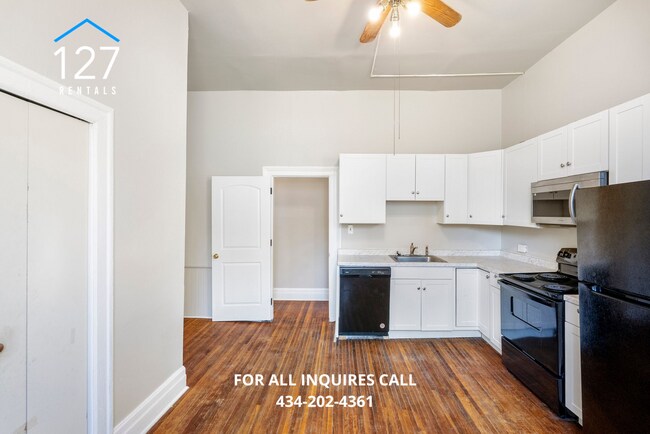 Building Photo - Modern Comfort Meets Prime Convenience - 3BR/2BA in Lynchburg!