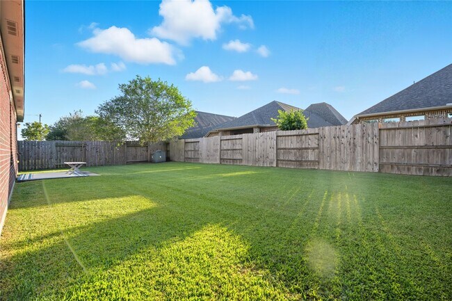 Building Photo - 2249 Waxwing Dr