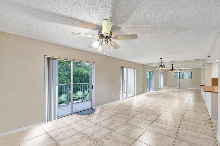 Building Photo - 9470 Tangerine Pl