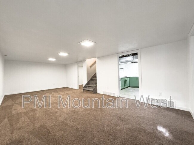 Building Photo - 400 S 350 W