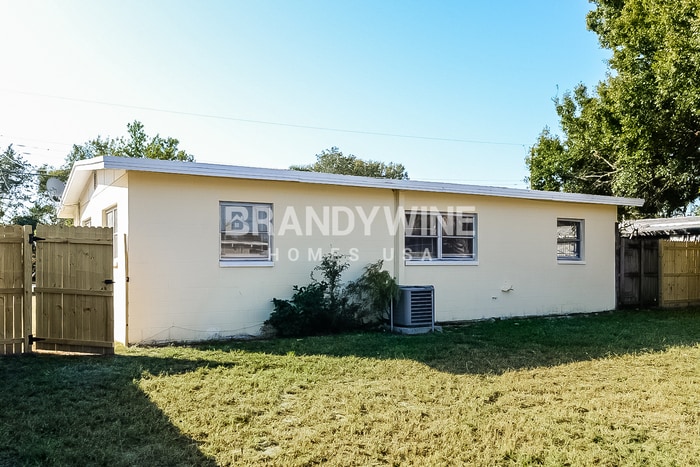 Building Photo - 4301 W Bay Ave
