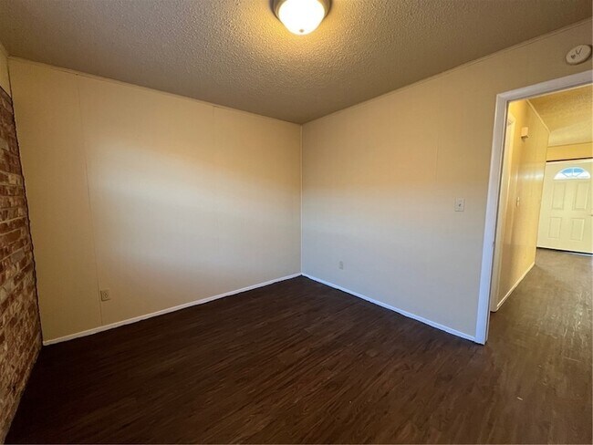 Building Photo - 400 N Campbell Dr