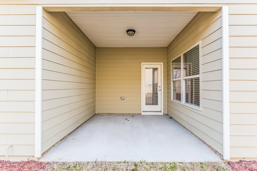 Building Photo - 2960 Nairn Ct