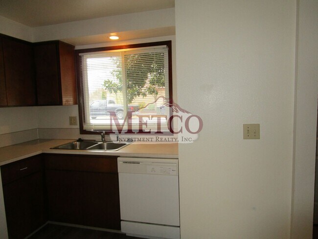 Building Photo - 04703