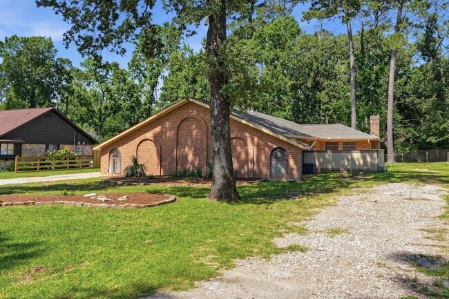 Building Photo - 25611 Timberlane Dr