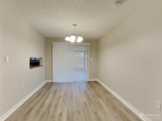 Building Photo - 6521 Bonnie Bay Cir N