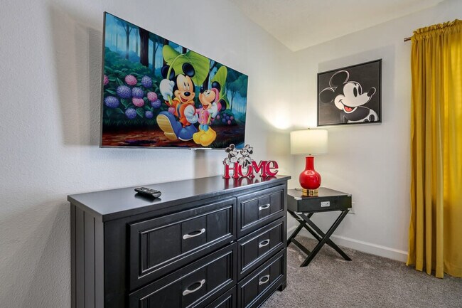 Building Photo - 5047 Windermere Ave