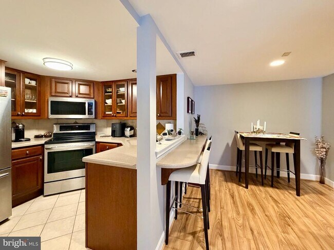 Building Photo - 1080 Wisconsin Ave NW