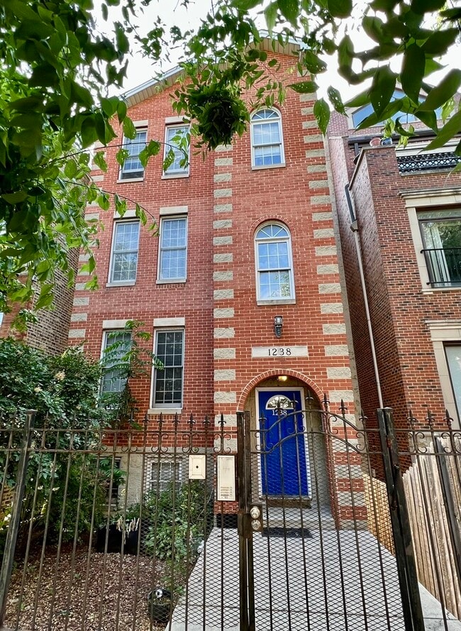 Building Photo - 1238 N Cleaver St