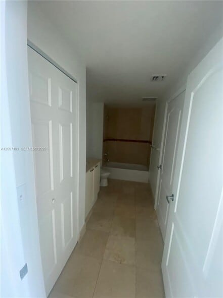 Building Photo - 2101 Brickell Ave