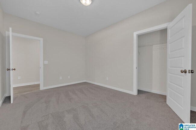 Building Photo - 615 Troubadour Ln