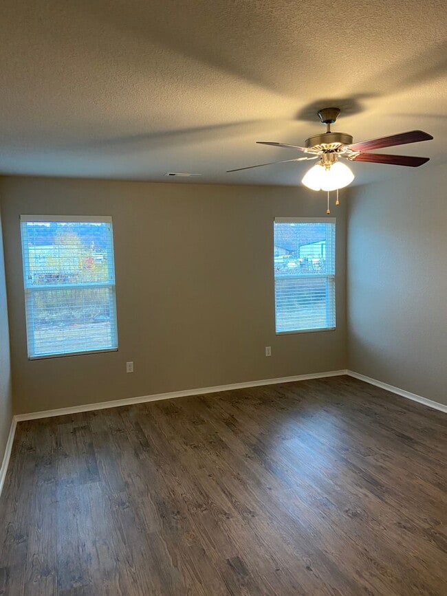 Building Photo - *Pre-leasing* Four Bedroom | Two Bath Home...