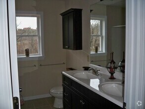 Building Photo - Spacious 4 bedroom Bellefonte house availa...