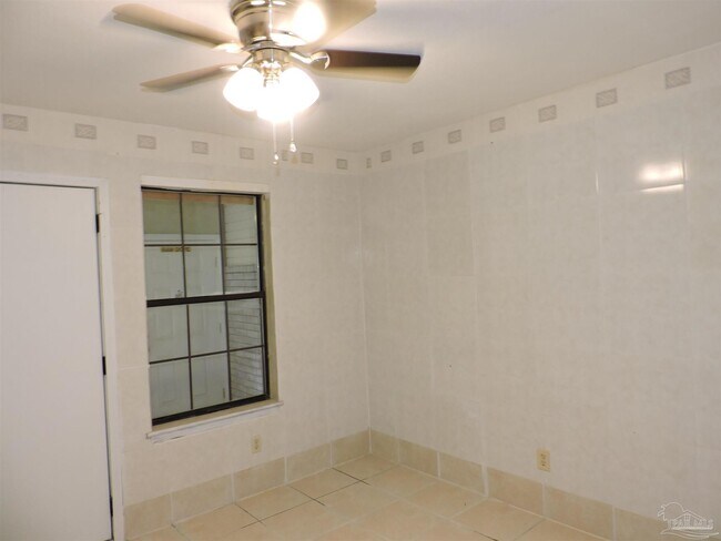 Building Photo - 1345 Jasma Ln