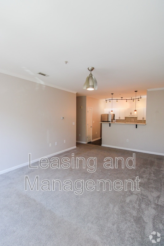 Building Photo - 600 Bucksley Ln