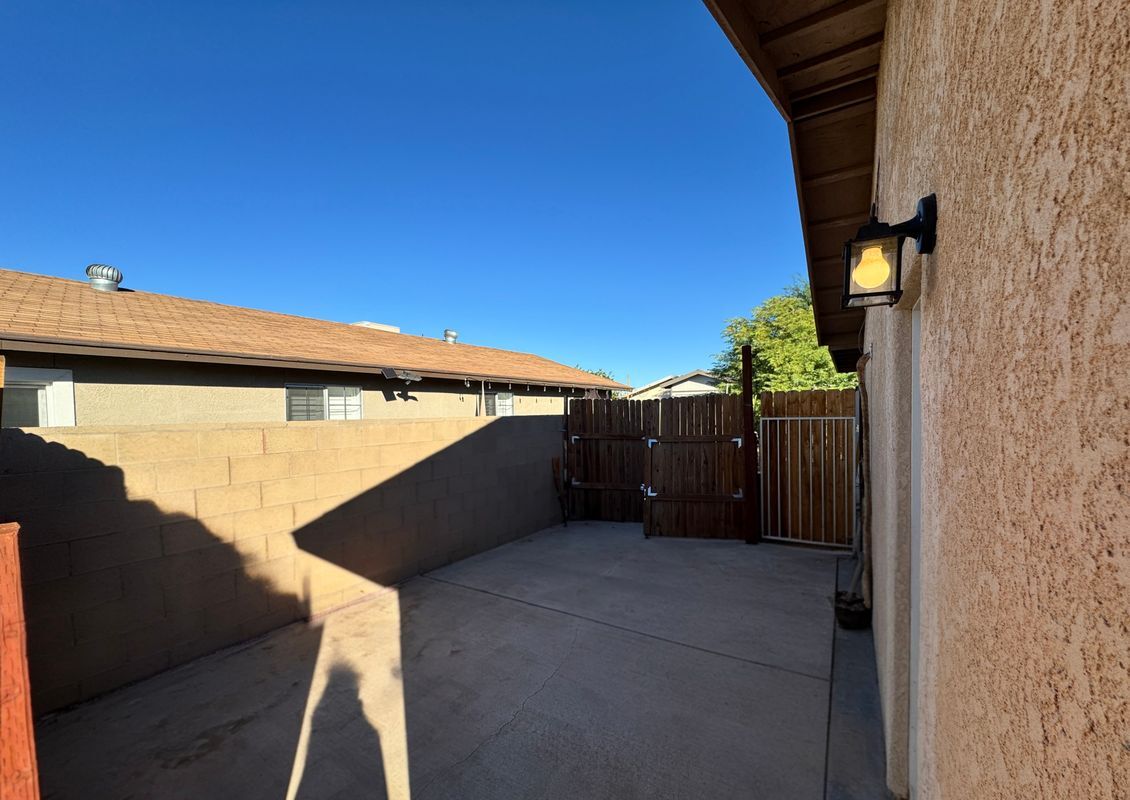 Building Photo - 726 Calle Nueva Vida