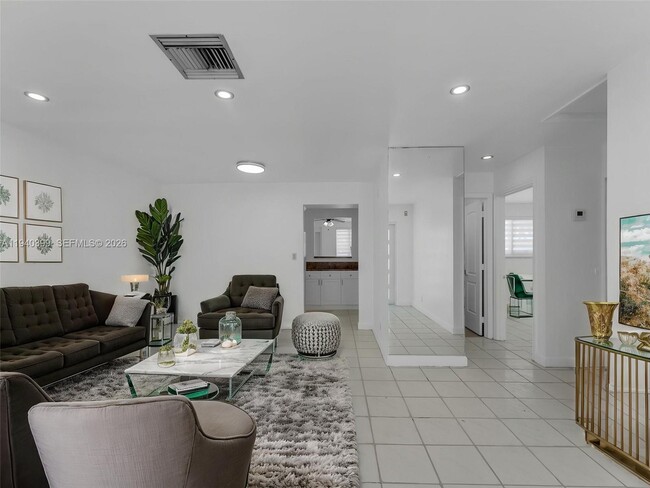 Building Photo - 1811 SW 97th Terrace