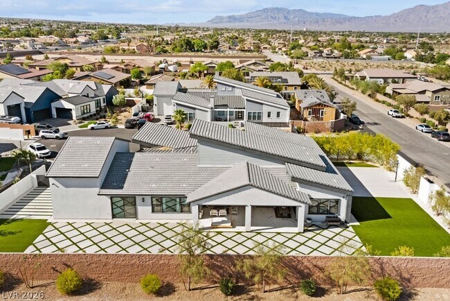 Building Photo - 4315 N Dapple Gray Rd