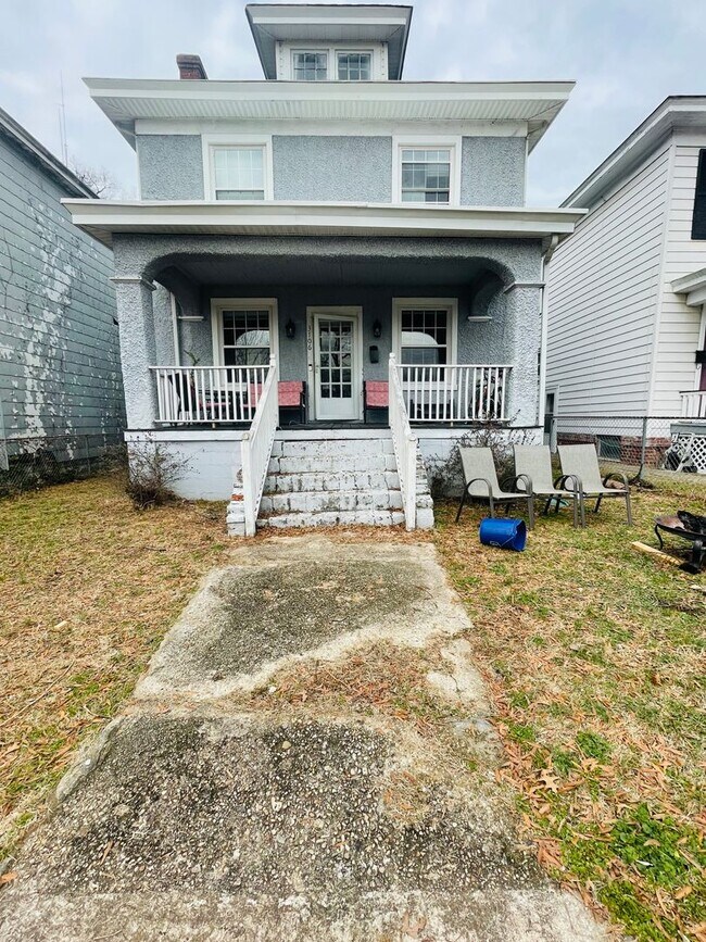 Building Photo - Beautifully Renovated 3bdrm/1.5bth Home Located in Richmond's North-side!