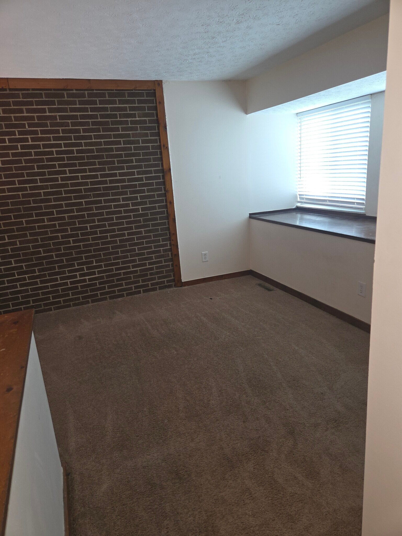 Building Photo - 6385 Chippenhook Ct