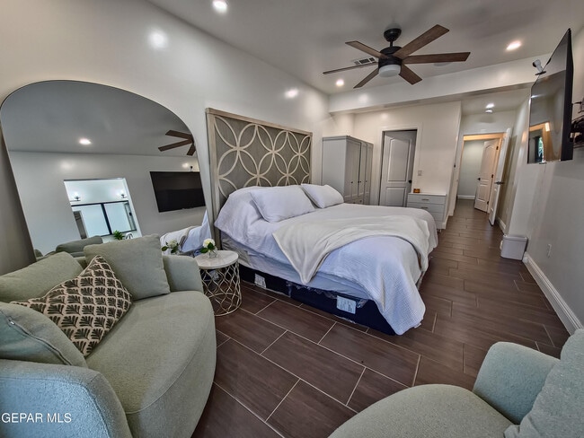 Building Photo - 7321 Cuba Dr