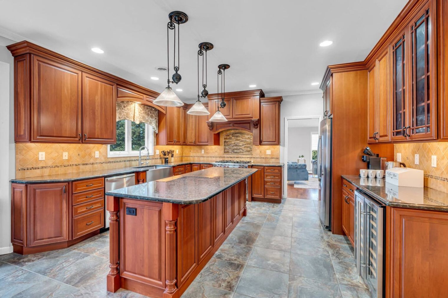 Building Photo - 6 Buchanan Ln