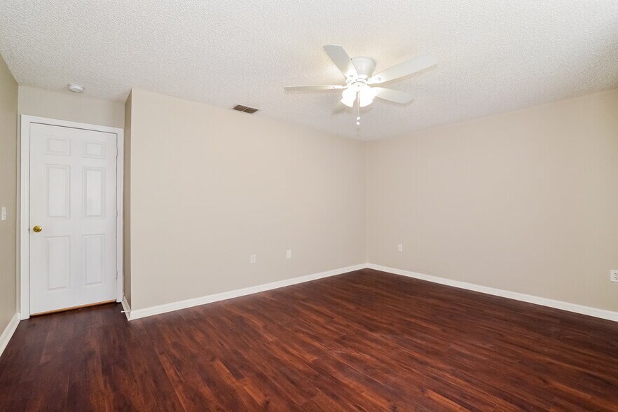 Building Photo - 1137 Amanda Kay Cir