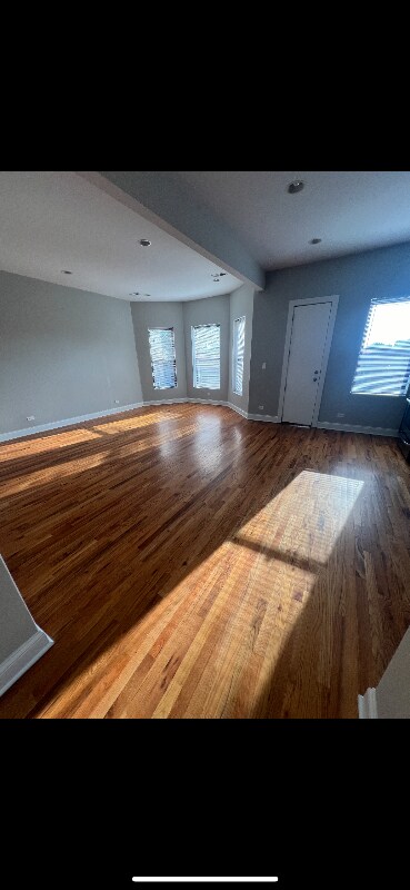 Building Photo - 4927 N Winthrop Ave
