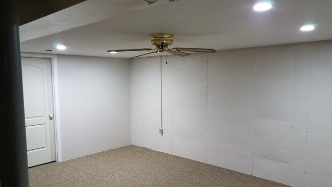 Building Photo - 5524 W 97th St