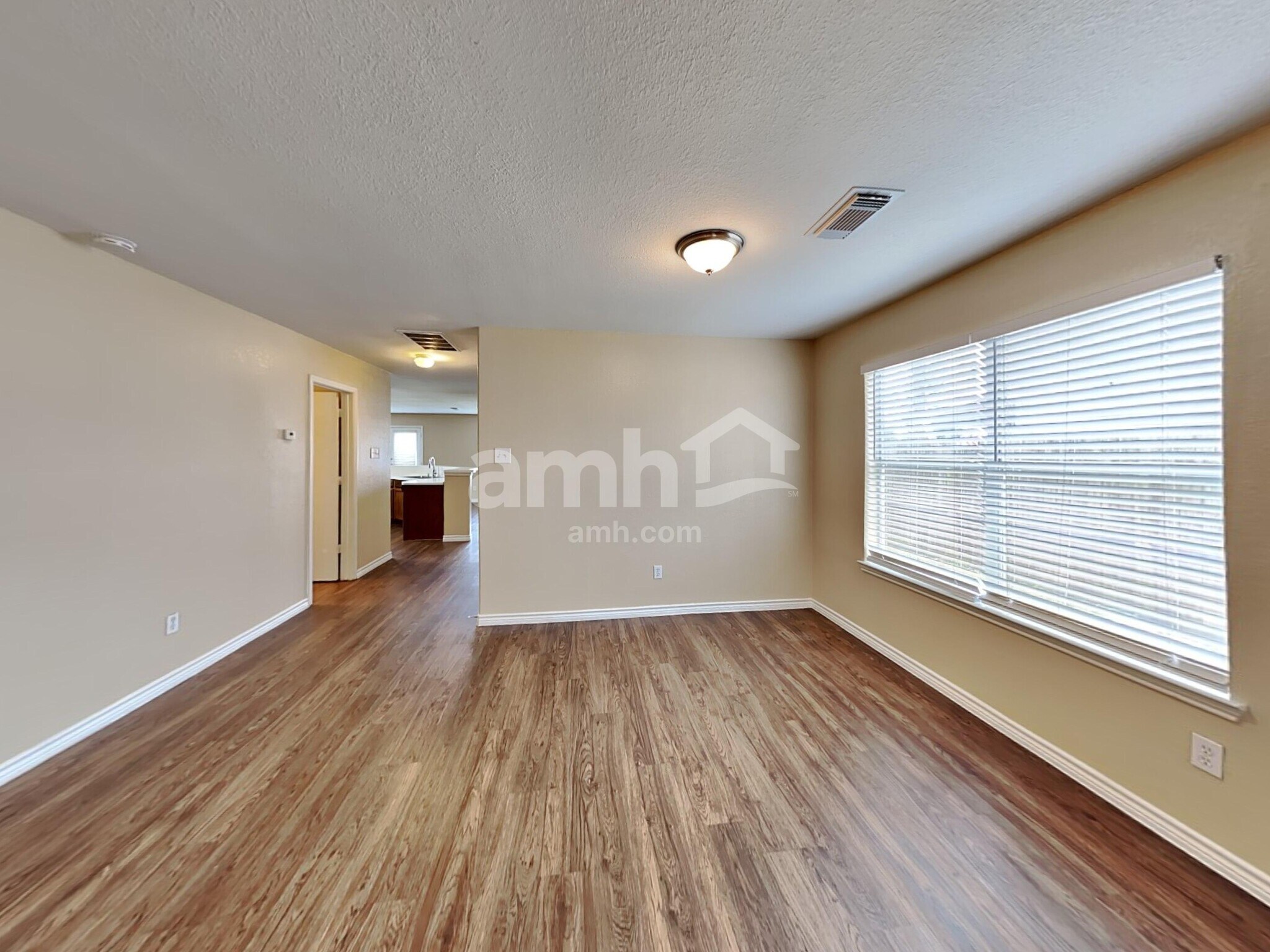 Building Photo - 226 Golden Oak Dr