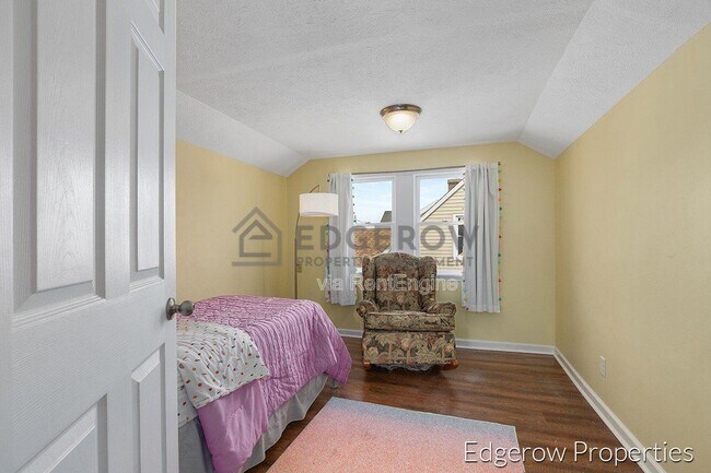 Building Photo - 1640 Wendler Ave SW