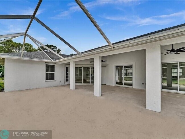 Building Photo - 2928 SE Bella Rd