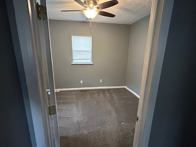 Building Photo - 101 W 1st St