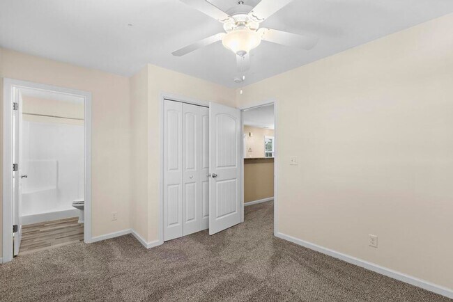 Building Photo - Beautiful Townhome with BEACH Convenience!