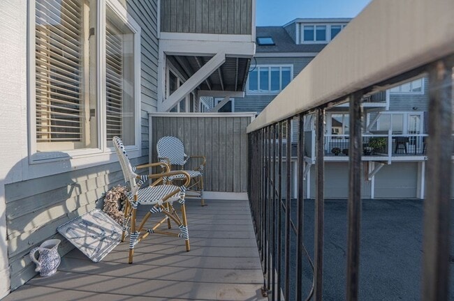 Building Photo - 432 Humphrey St