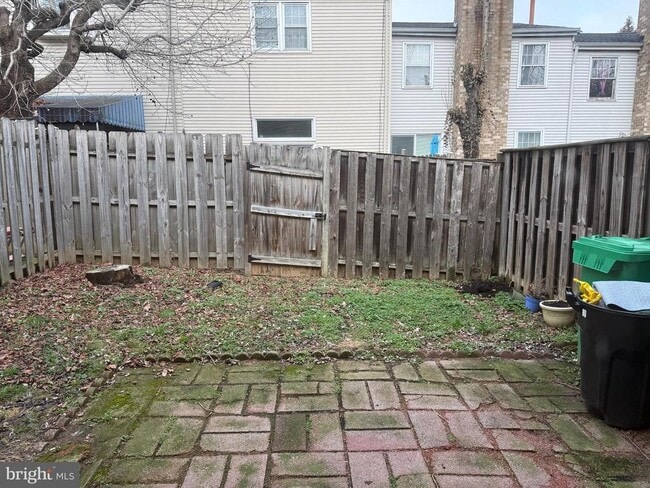 Building Photo - 9 Autumn Hill Way