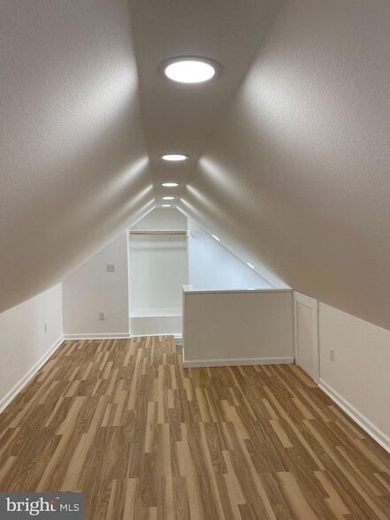 Building Photo - 43 Silopanna Rd