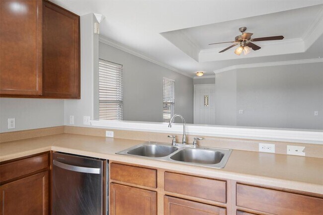 Building Photo - 9009 Southwick Dr