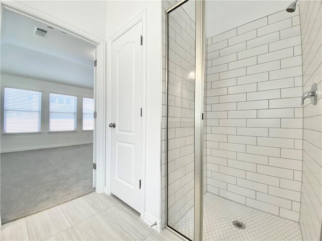 Building Photo - 716 Landing Ln