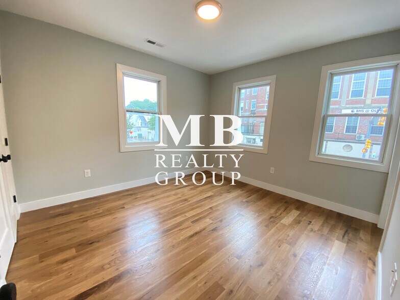 Building Photo - 199 Boylston St