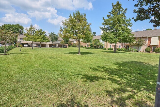 Building Photo - 14662 Perthshire Rd