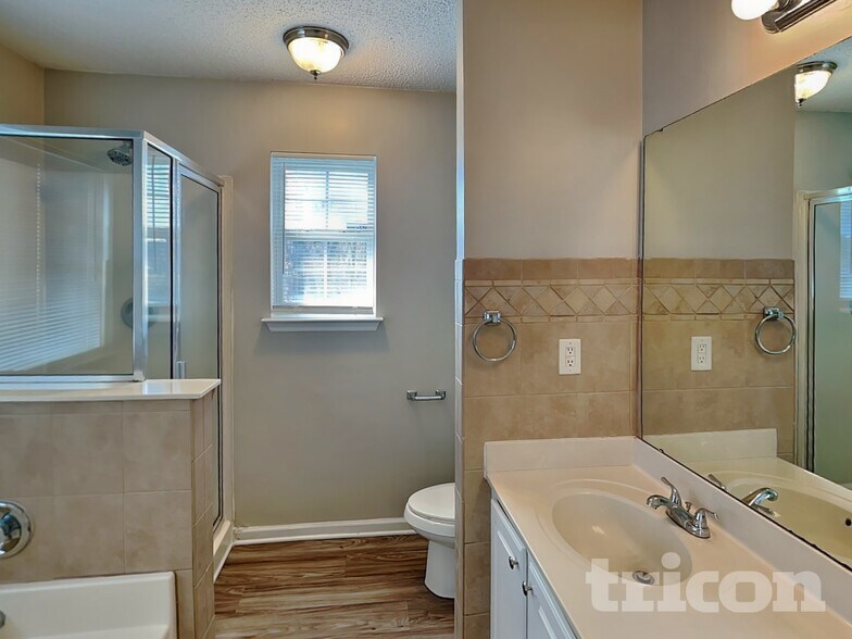 Building Photo - 1026 Summit Hills Dr