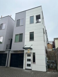 Building Photo - 3Bd/3.25Ba Seattle House