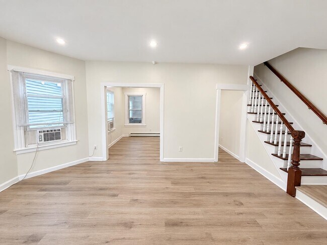 Building Photo - 877 Jaques Ave