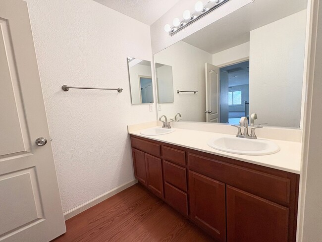 Building Photo - 5454 Gold Creek Cir
